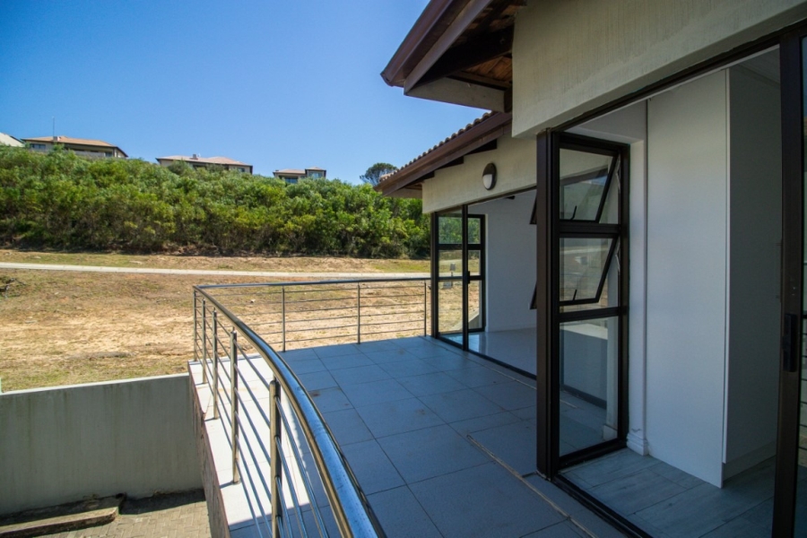 3 Bedroom Property for Sale in Winterstrand Eastern Cape